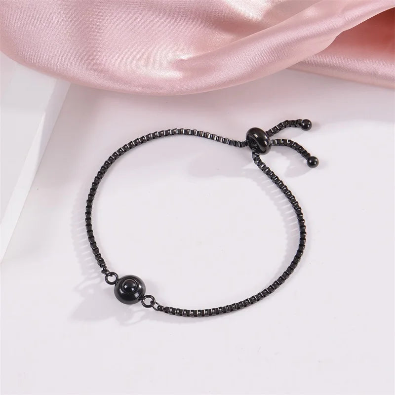 צמיד שחור - תמונה מוצפנת